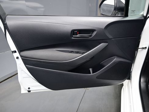 Used 2024 Toyota Corolla LE FWD image 9