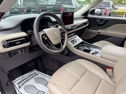 Certified 2023 Lincoln Aviator AWD w/ Premium Package image 13