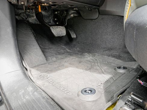 Used 2024 Toyota Tacoma 4x4 Double Cab Hybrid image 17