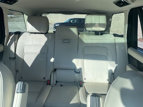 Used 2021 Land Rover Range Rover P525 Westminster Edition LWB image 11