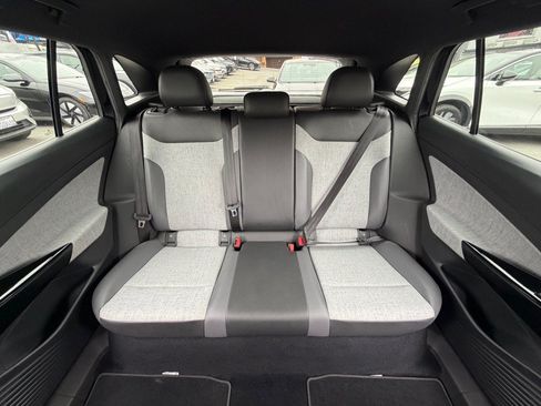 Used 2023 Volkswagen ID.4 Pro RWD image 35