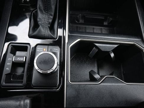 Used 2022 Toyota Tundra SR5 w/ SR5 Convenience Package image 28