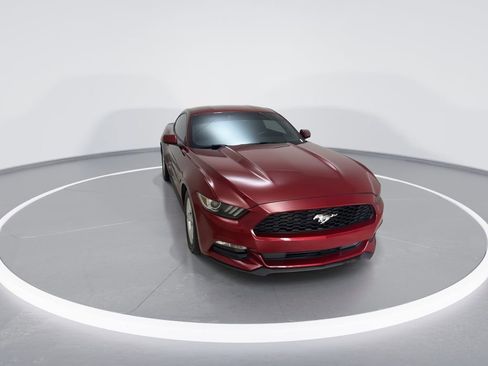 Used 2017 Ford Mustang Coupe RWD image 5