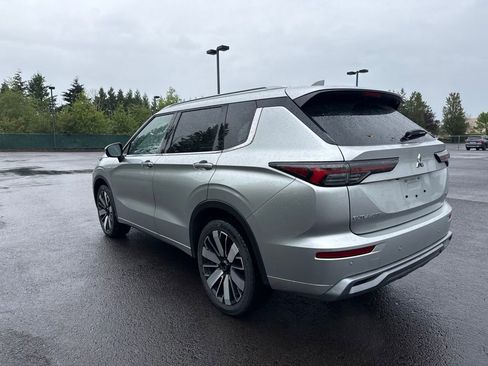 Used 2025 Mitsubishi Outlander SEL FWD image 5