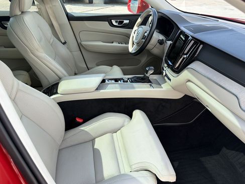 Used 2021 Volvo XC60 T5 Inscription FWD image 21