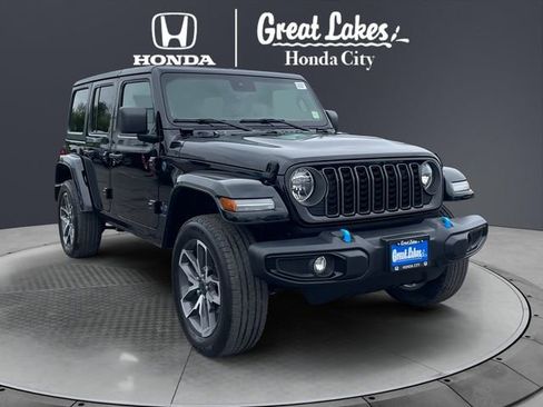 Used 2024 Jeep Wrangler Unlimited w/ Convenience Group AWD/4WD image 1