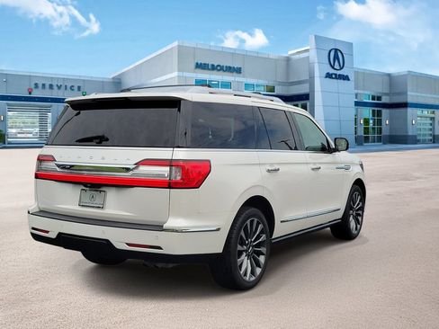 Used 2018 Lincoln Navigator Select w/ Cargo Package RWD image 6