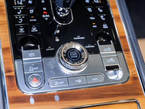 Used 2021 Bentley Continental GT AWD/4WD image 40