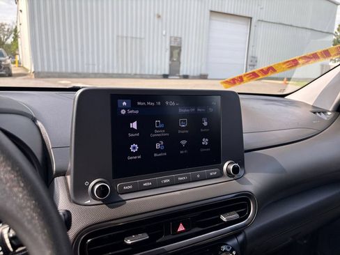 Used 2022 Hyundai Kona SEL AWD/4WD image 25