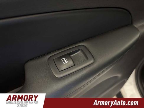 Used 2019 Jeep Grand Cherokee Laredo image 24