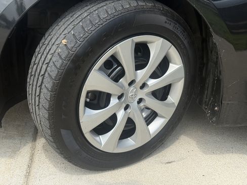 Used 2022 Toyota Corolla LE FWD image 19