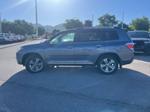 Used 2013 Toyota Highlander Limited w/ Convenience Pkg AWD/4WD image 14