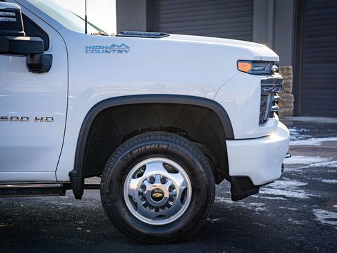 Used 2022 Chevrolet Silverado 3500 High Country image 4