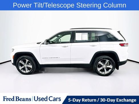 Used 2025 Jeep Grand Cherokee Limited w/ Luxury Tech Group II image 4