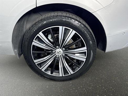 Used 2023 Volvo XC60 B5 Plus w/ Protection Package Premier AWD/4WD image 33