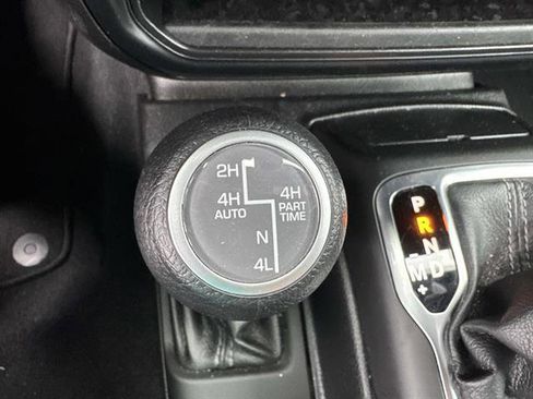 Used 2021 Jeep Wrangler Unlimited Rubicon 4xe w/ Steel Bumper Group image 19