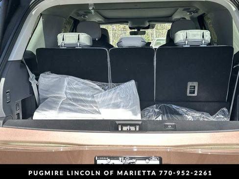 New 2026 Lincoln Navigator Black Label w/ Black Label Special Edition AWD/4WD image 33