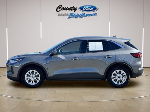 Used 2023 Ford Escape Active w/ Tech Pack #2 image 3