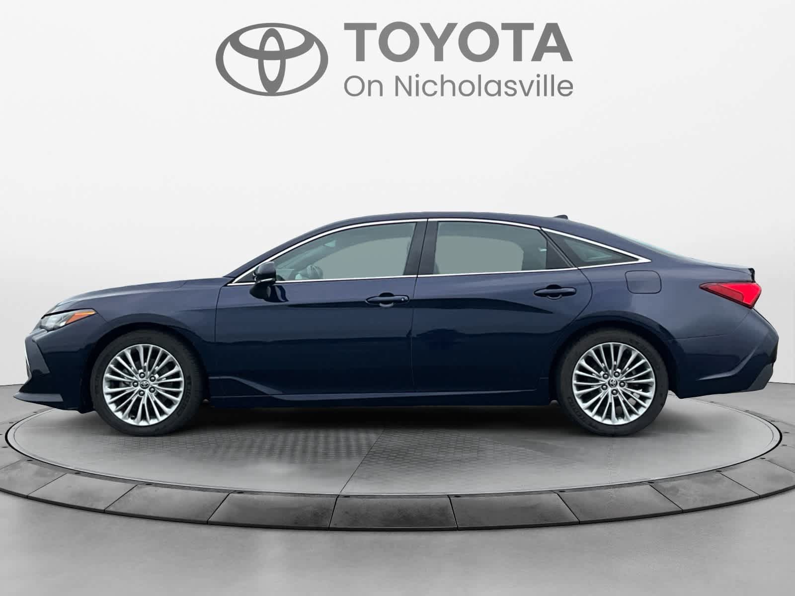 Used 2021 Toyota Avalon Limited w/ Advanced Safety Package FWD image 2