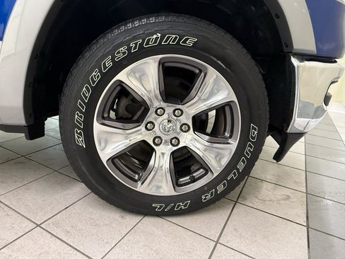 Used 2019 RAM 1500 Laramie AWD/4WD image 16
