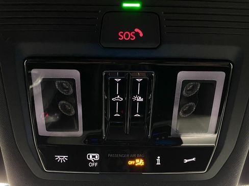 New 2025 Volkswagen Tiguan SE R-Line image 25