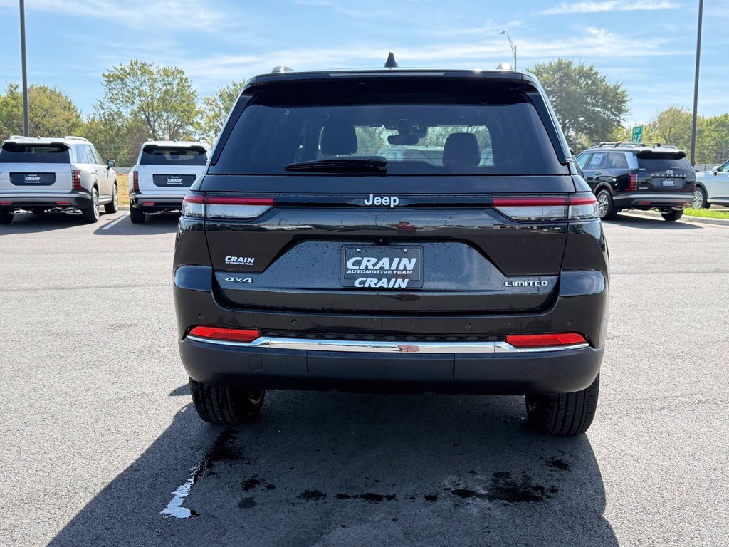 Used 2024 Jeep Grand Cherokee Limited AWD/4WD image 6
