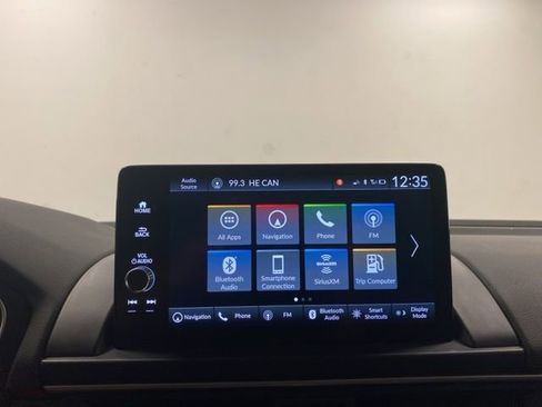 Used 2024 Honda Pilot Touring image 10