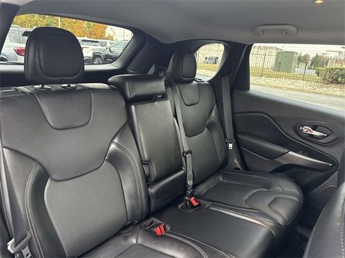 Used 2021 Jeep Cherokee Latitude Lux w/ Comfort/Convenience Group image 26