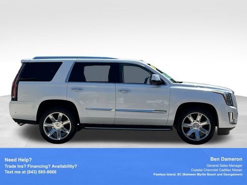 Used 2017 Cadillac Escalade Luxury AWD/4WD image 4