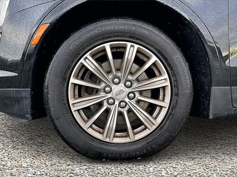 Used 2017 Cadillac XT5 Luxury w/ Driver Awareness Package image 9