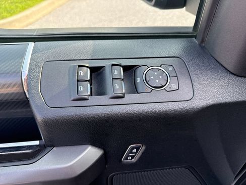 Used 2019 Ford F150 XLT w/ Equipment Group 302A Luxury AWD/4WD image 15
