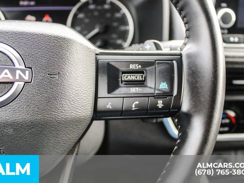 Used 2025 Nissan Rogue SV image 27