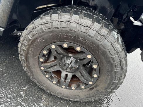 Used 2017 Jeep Wrangler Unlimited Sport w/ Connectivity Group image 10