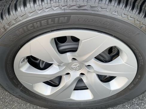 Certified 2023 Toyota RAV4 LE FWD image 33