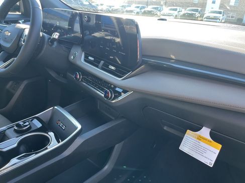 New 2026 Chevrolet Equinox LT w/ Convenience Package II FWD image 33