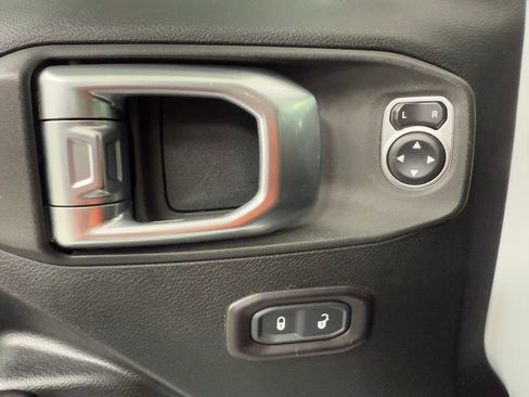 Used 2019 Jeep Wrangler Unlimited Sport S AWD/4WD image 20