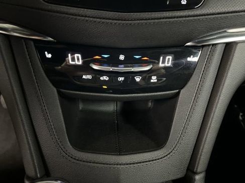 Certified 2022 Cadillac XT5 Luxury FWD image 17