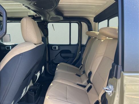 New 2026 Jeep Gladiator Willys AWD/4WD image 12