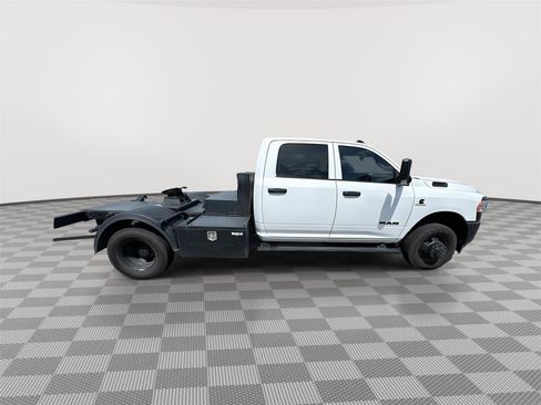 Used 2022 RAM 3500 Tradesman RWD image 9