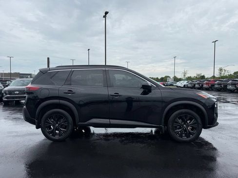 Used 2023 Nissan Rogue SV w/ SV Premium B Package FWD image 4