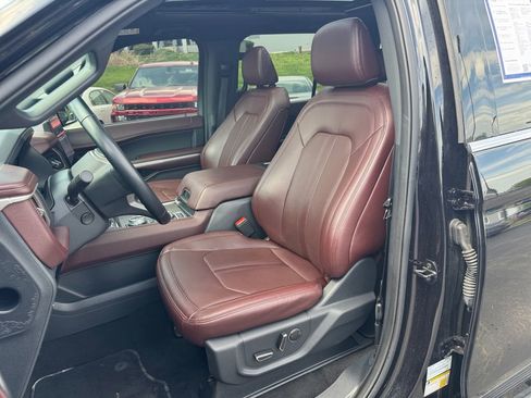 Used 2023 Ford Expedition Max Limited AWD/4WD image 17