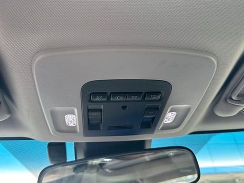 Used 2018 Toyota Camry SE w/ Moonroof Package FWD image 17