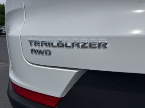 New 2026 Chevrolet TrailBlazer LT w/ LT Cold Weather Package AWD/4WD image 11
