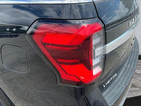 Used 2023 Ford Expedition Limited AWD/4WD image 21