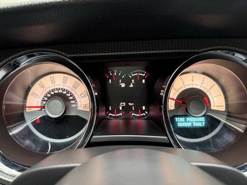 Used 2010 Ford Mustang GT RWD image 21