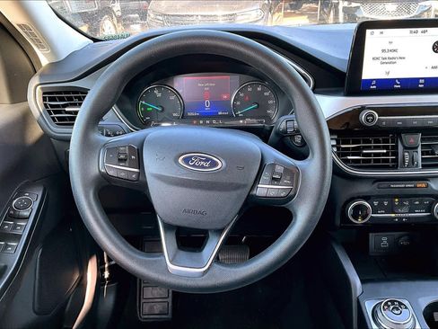 Used 2022 Ford Escape SE image 7