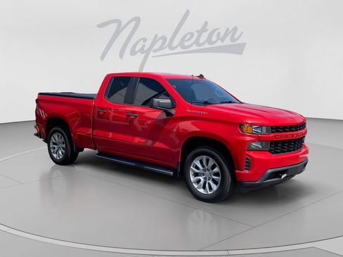 Used 2020 Chevrolet Silverado 1500 Custom w/ Custom Value Package RWD image 3
