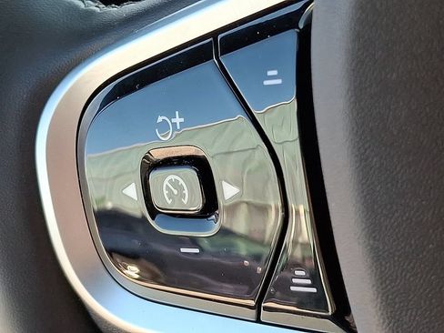 Certified 2026 Volvo XC90 B6 Plus AWD/4WD image 23