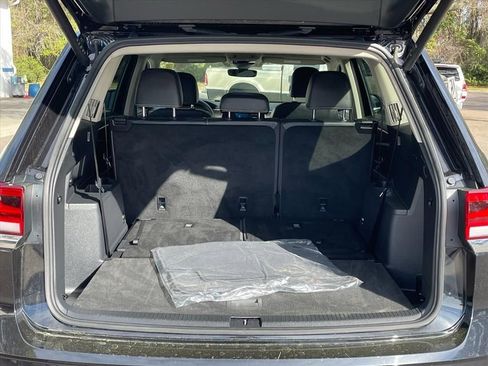 Certified 2025 Volkswagen Atlas SE image 25