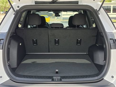 New 2026 Chevrolet Equinox LT FWD image 11